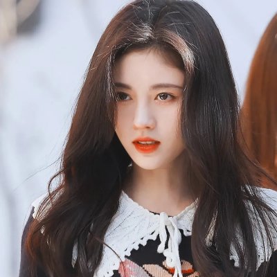 笼中女囚